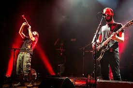 Όταν η παράδοση συναντά το distortion