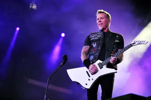 James Hetfield: «Δεν είμαστε εδώ για να σας επηρεάζουμε πολιτικά»