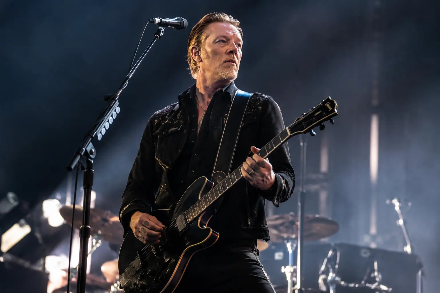 Queens of the Stone Age: Πρώτη ζωντανή παρουσίαση των «Phantom Limb» και «Insignificant Other» στην Ισλανδία