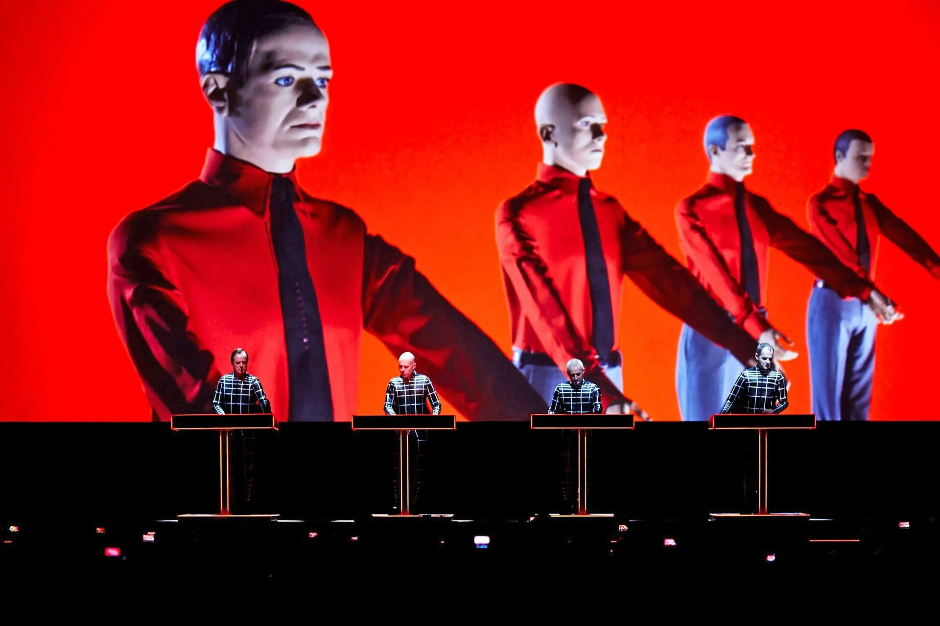 Kraftwerk: Δύο μεγάλες συναυλίες στη Βρετανία λίγο πριν από το Glastonbury 2027